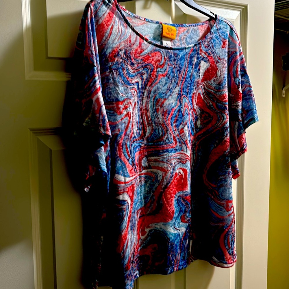 Ruby Rd. Short flutter sleeve top XLG Red/White/Blue